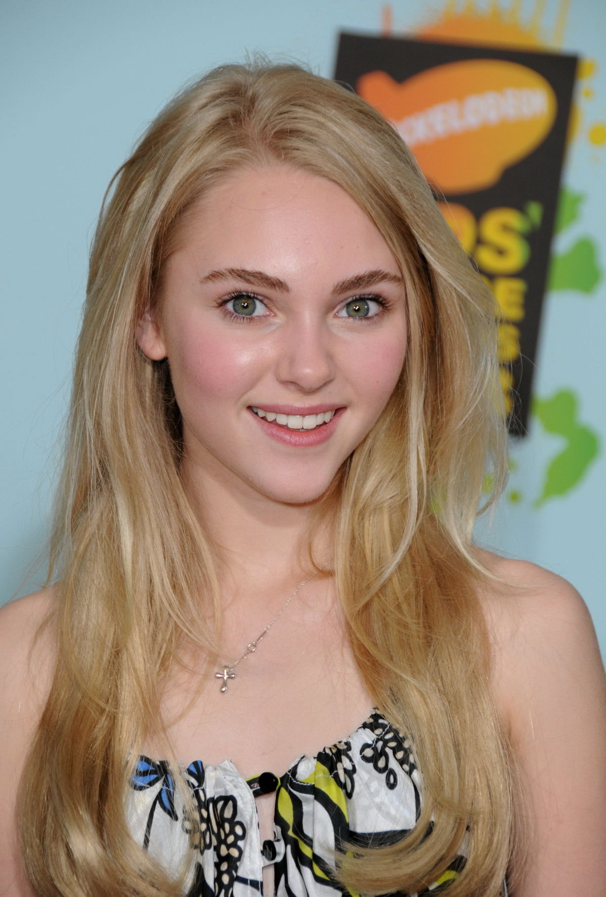 AnnaSophia Robb Wallpapers Images Photos Pictures Backgrounds