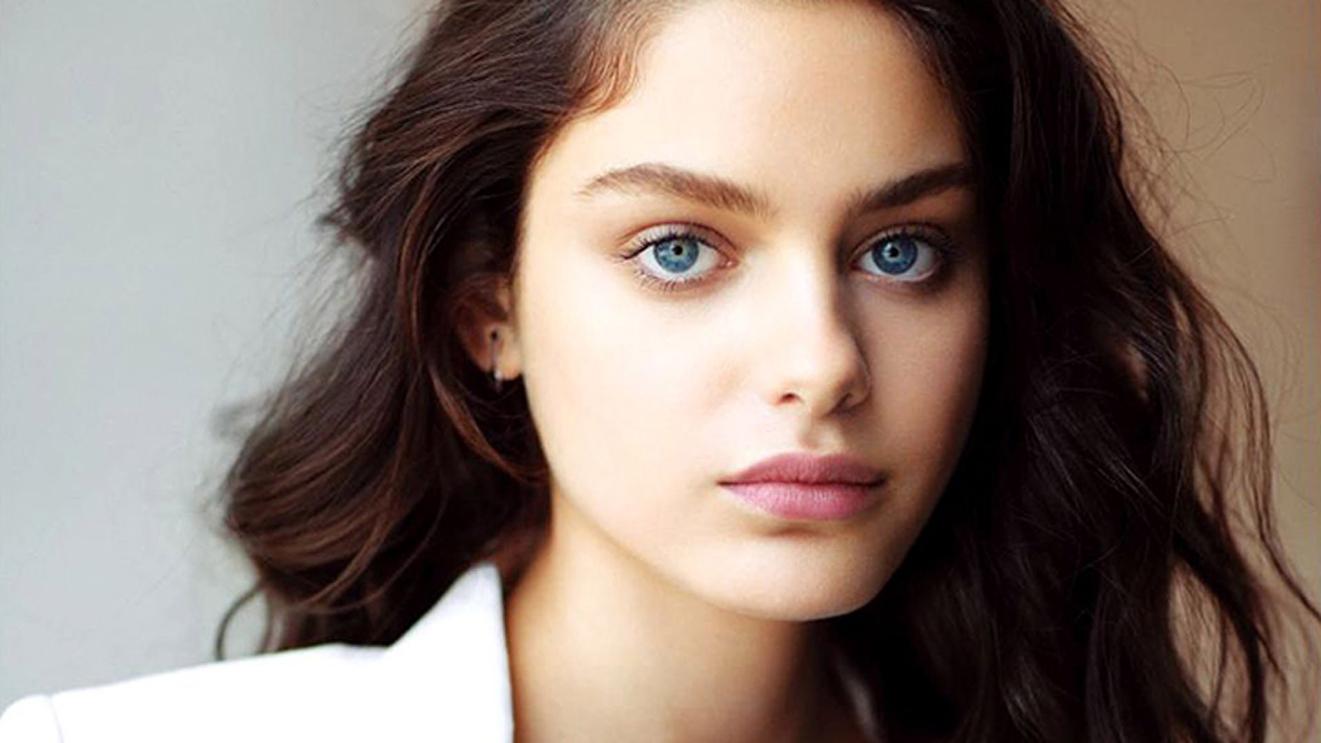 Odeya Rush Wallpapers Images Photos Pictures Backgrounds