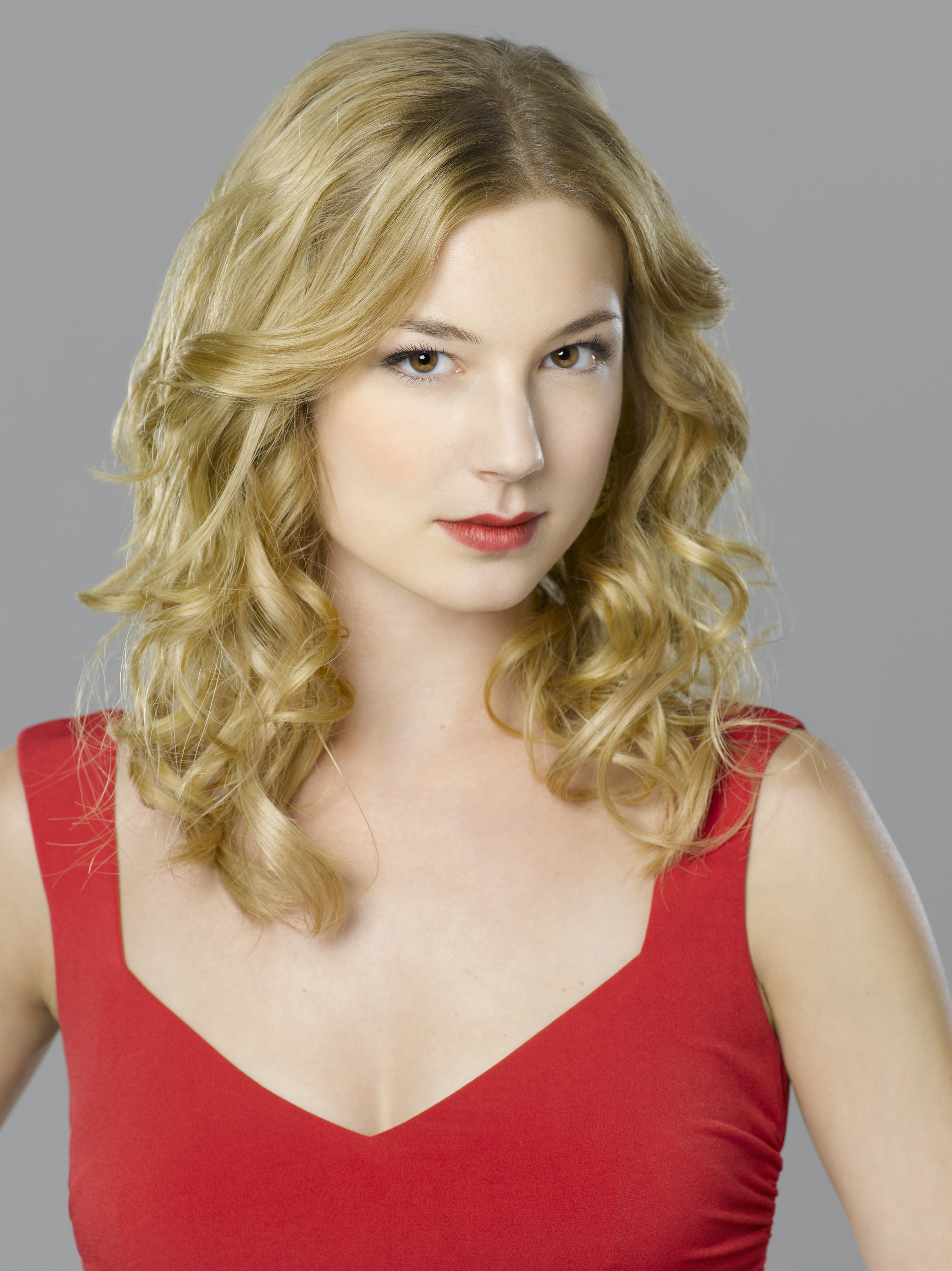 Emily VanCamp Wallpapers Images Photos Pictures Backgrounds