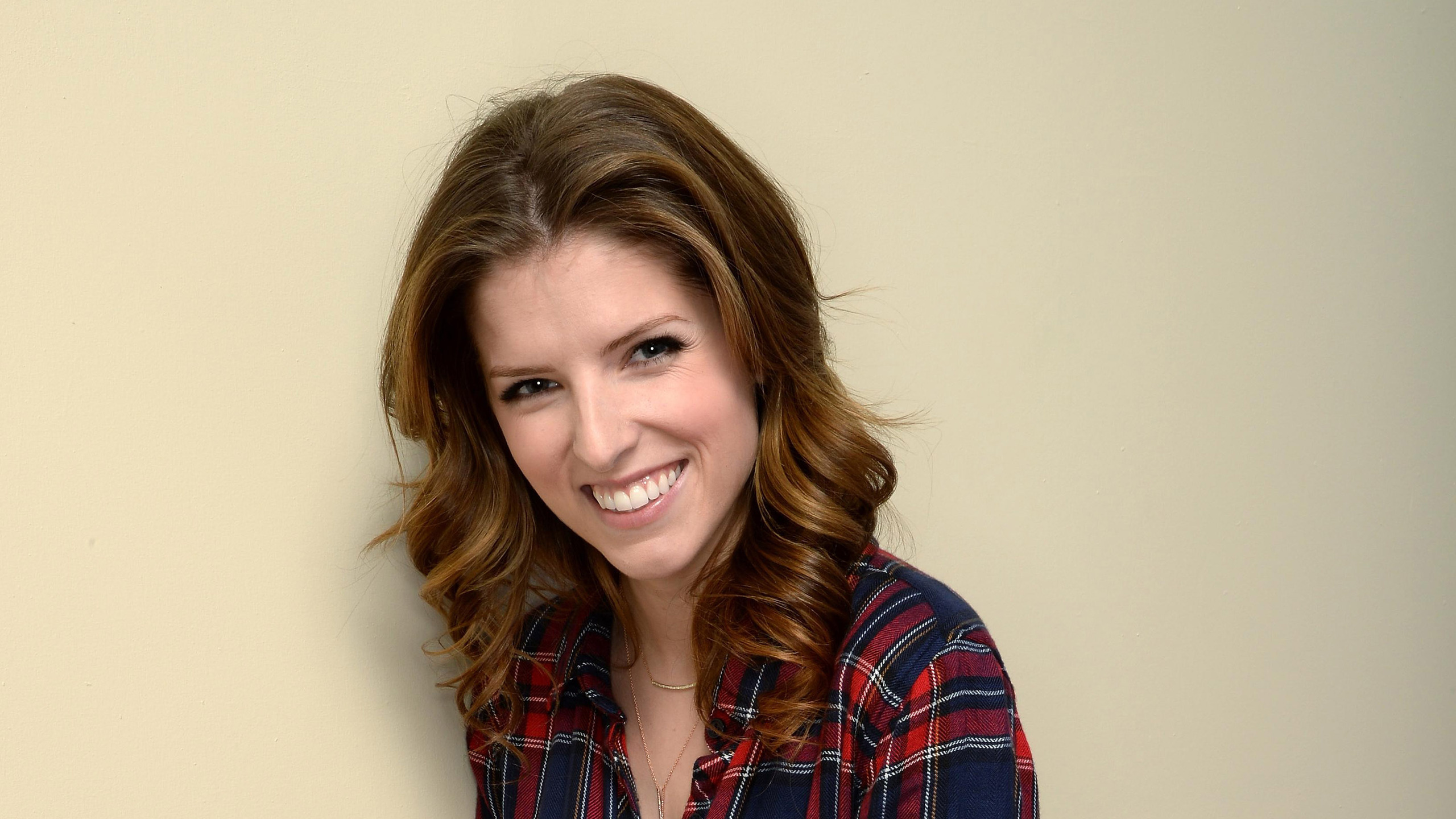 Anna Kendrick Wallpapers Images Photos Pictures Backgrounds