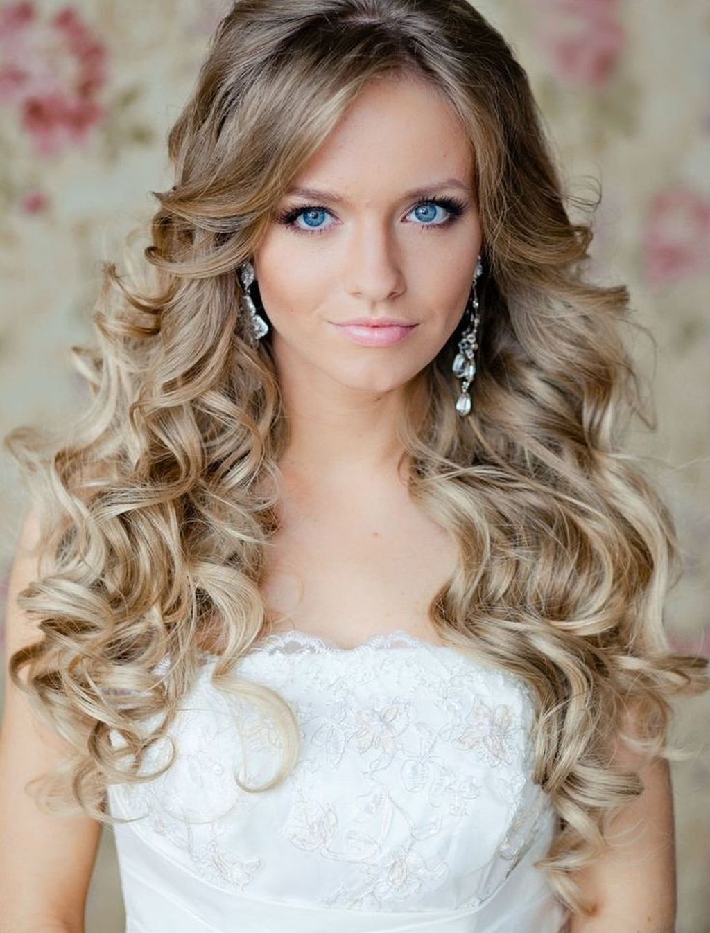Fashionable Hairstyles for Long Hair Wedding