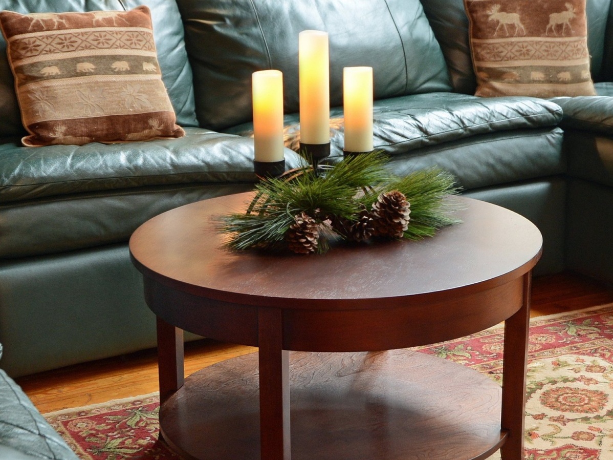 living room coffee table centerpiece