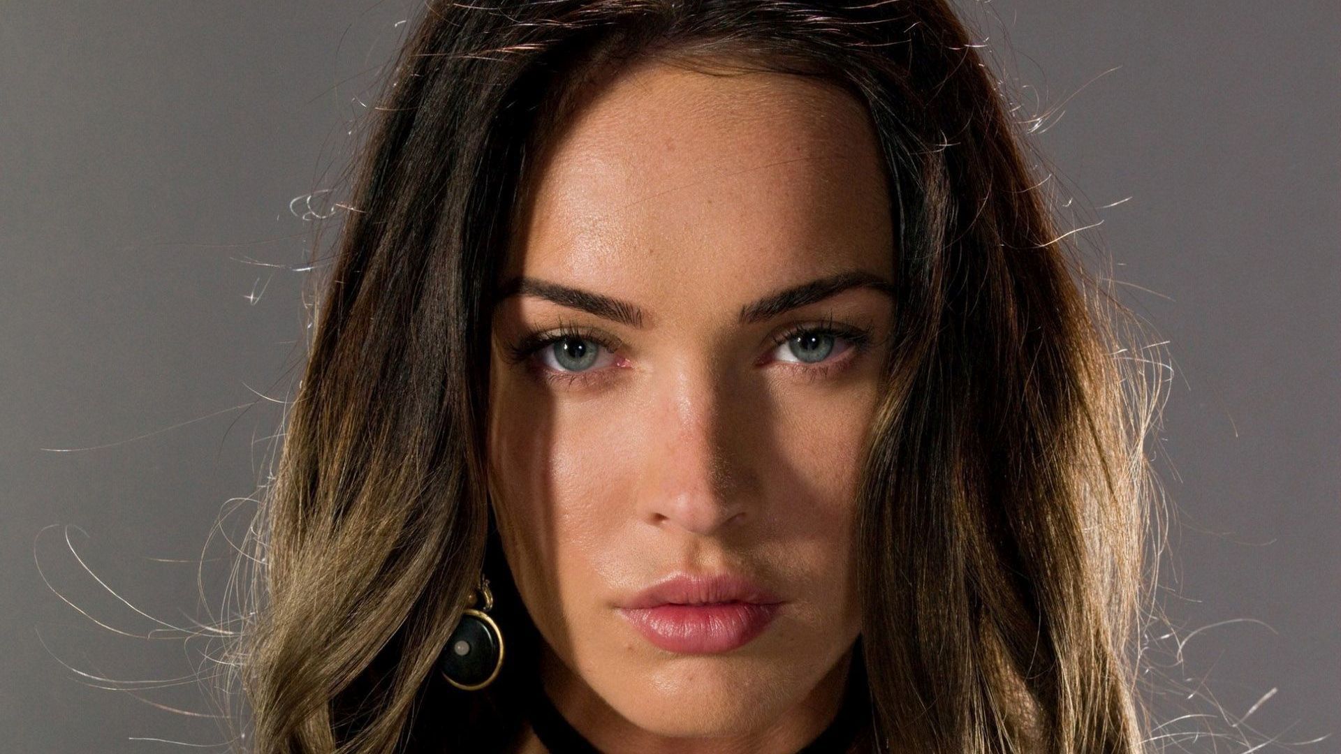 Megan Fox Wallpapers Images Photos Pictures Backgrounds