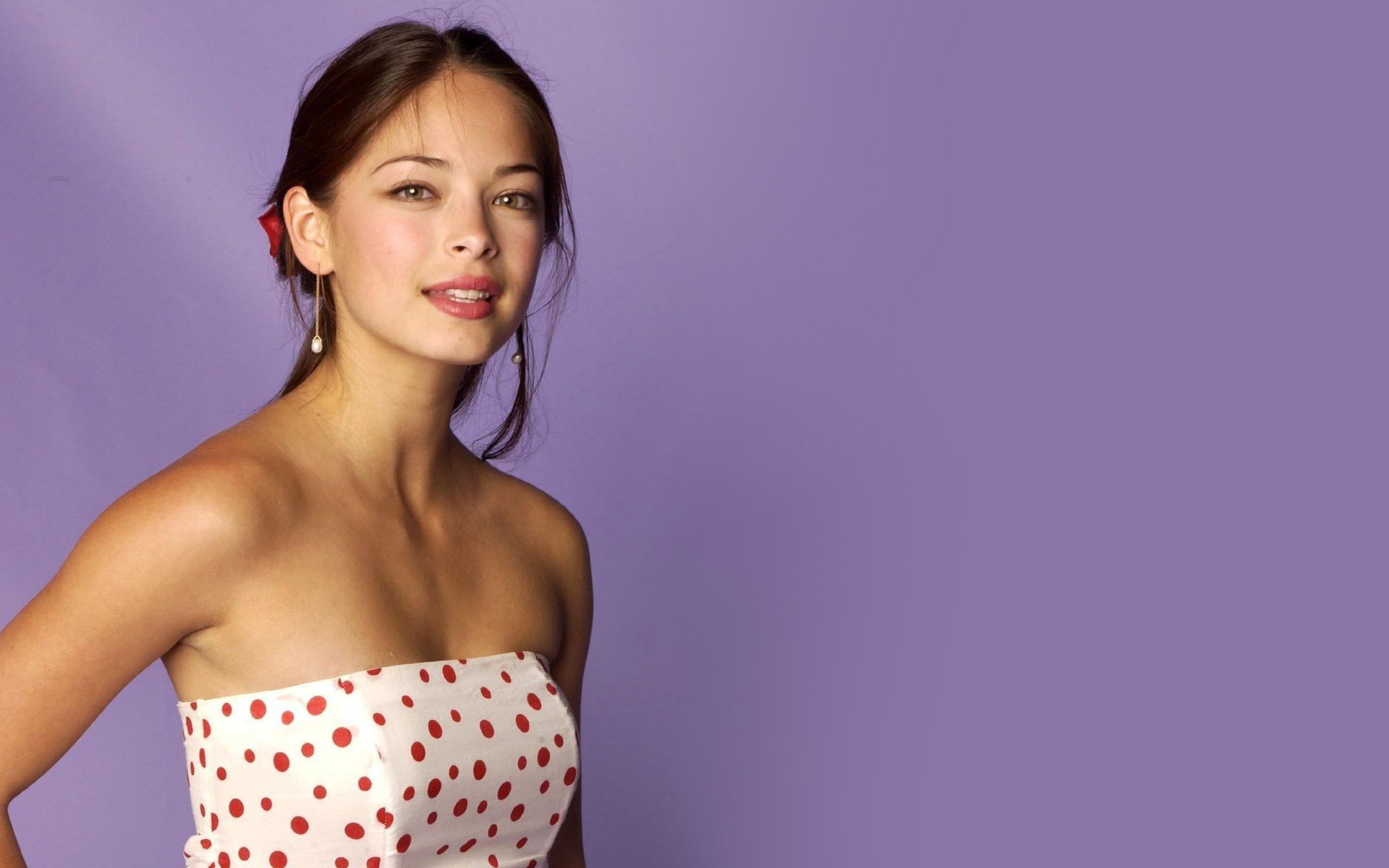 Kristin Kreuk Sexy 101