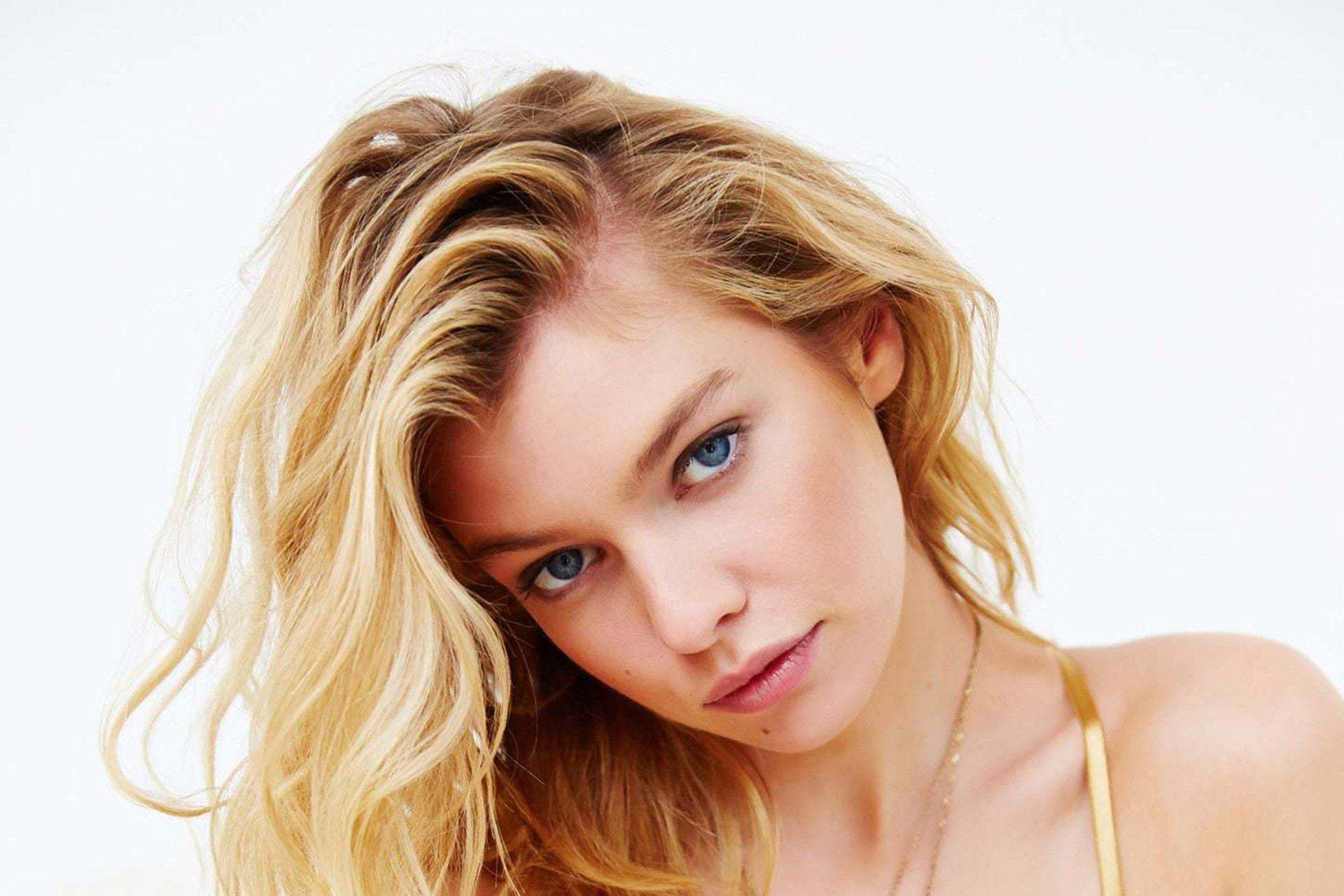 Stella Maxwell Wallpapers Images Photos Pictures Backgrounds
