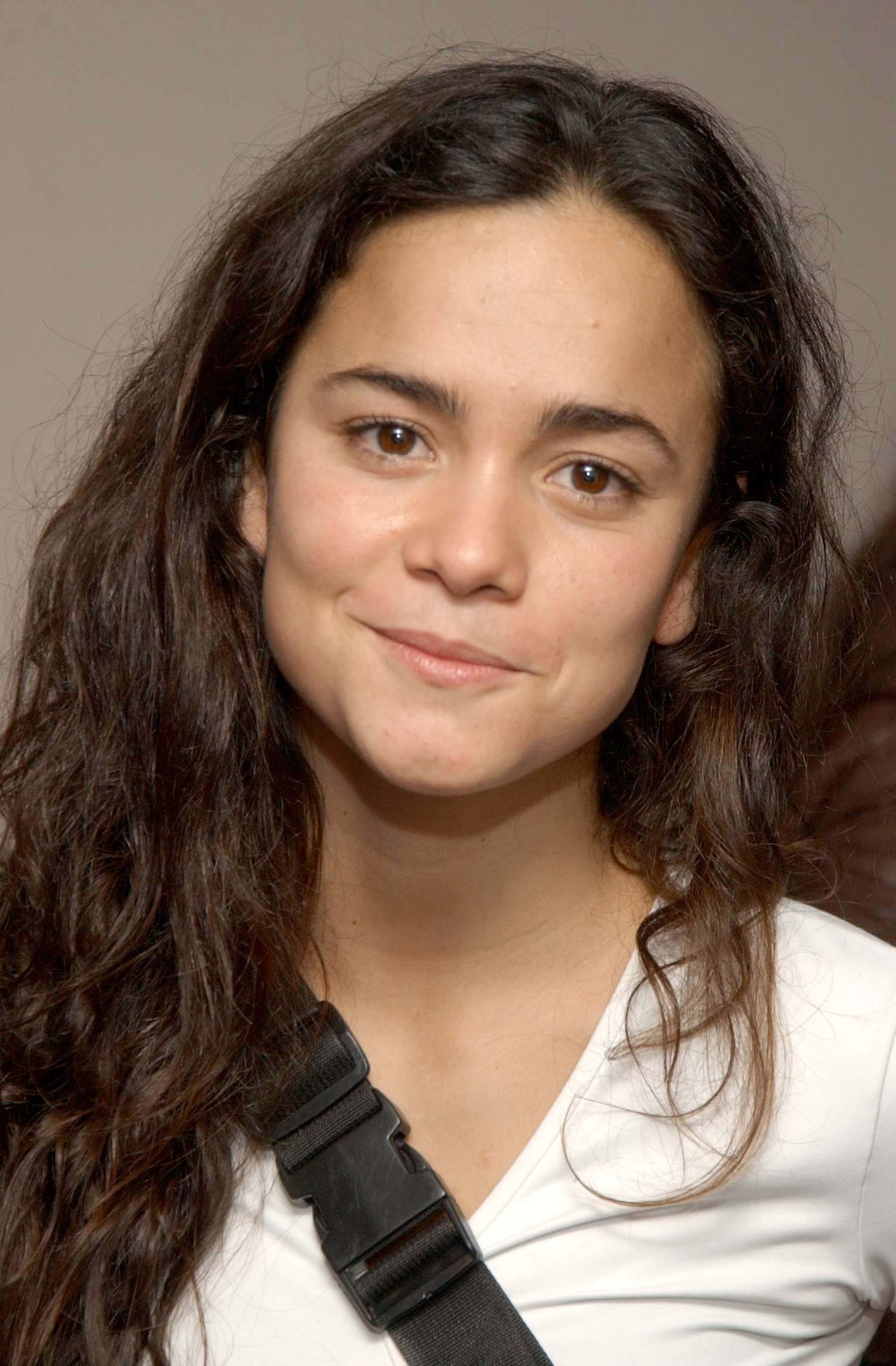 Alice Braga Wallpapers Images Photos Pictures Backgrounds