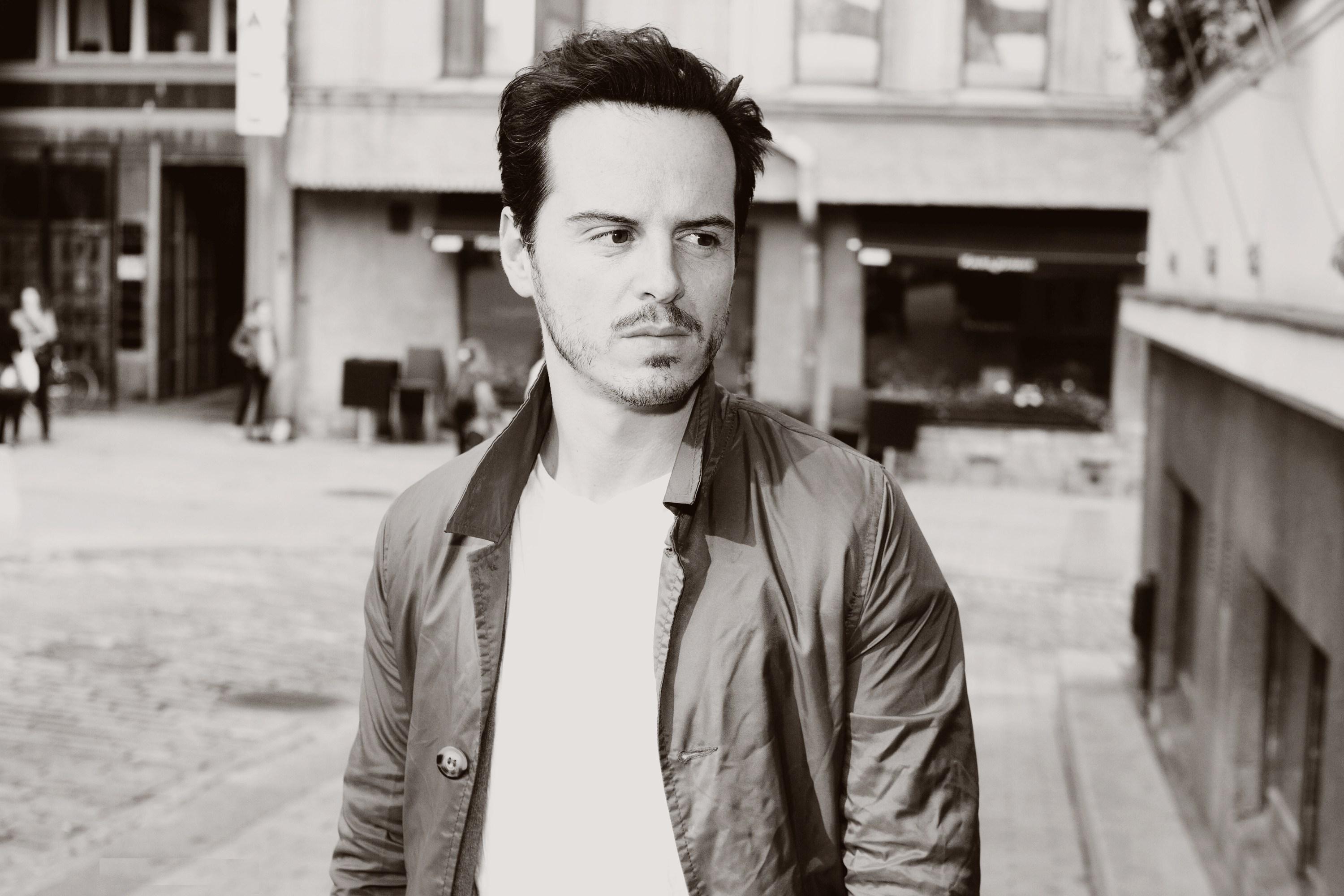 Andrew Scott Wallpapers Images Photos Pictures Backgrounds