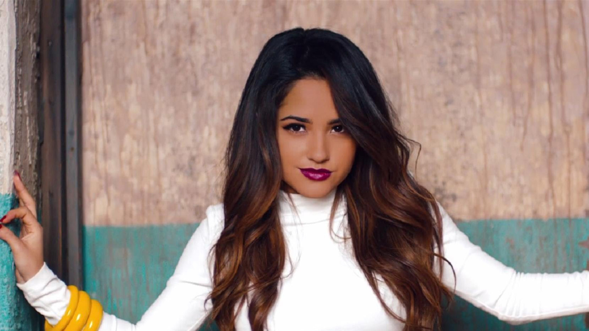 Becky G Wallpapers Images Photos Pictures Backgrounds