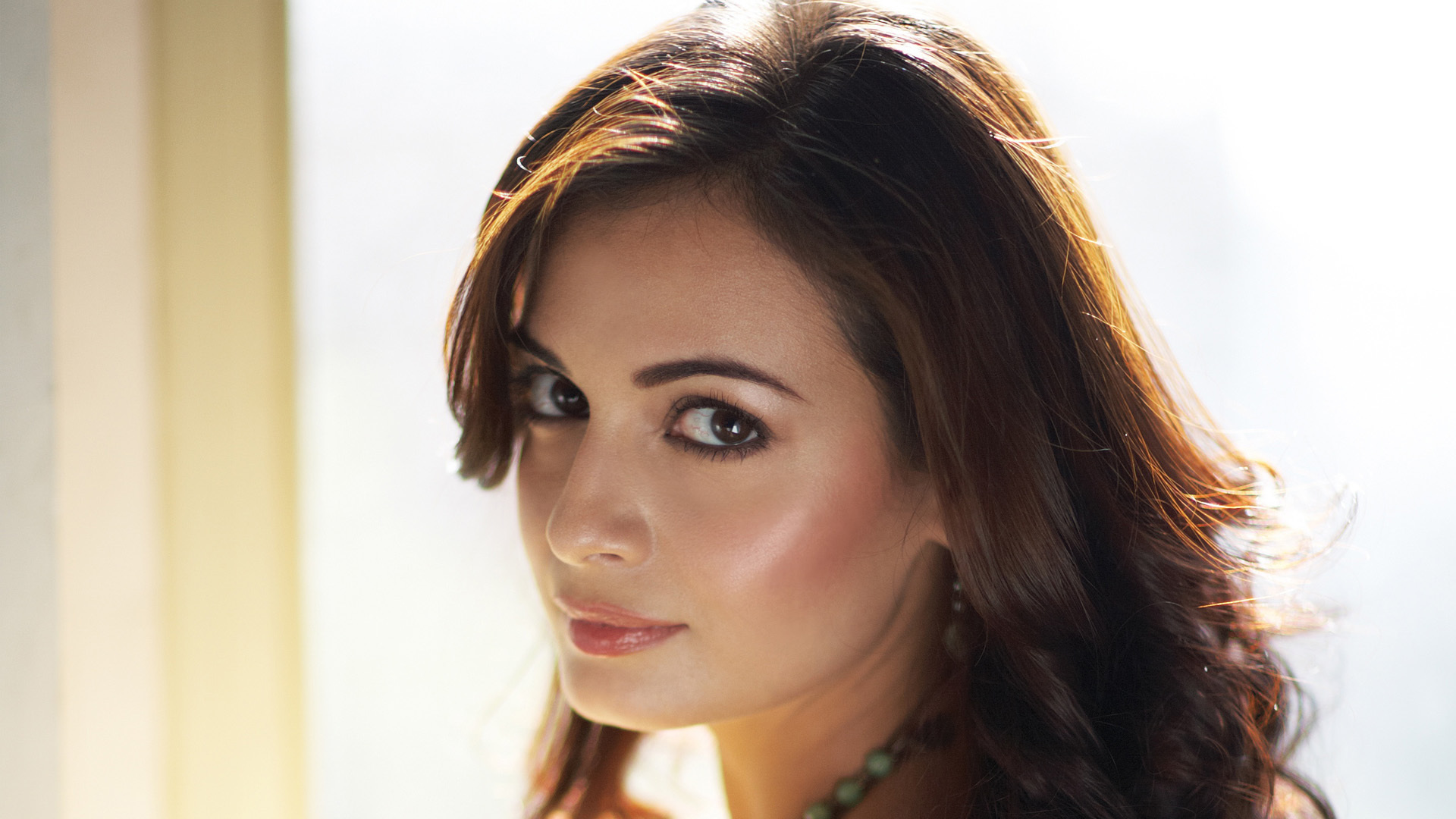 Dia Mirza Wallpapers Images Photos Pictures Backgrounds