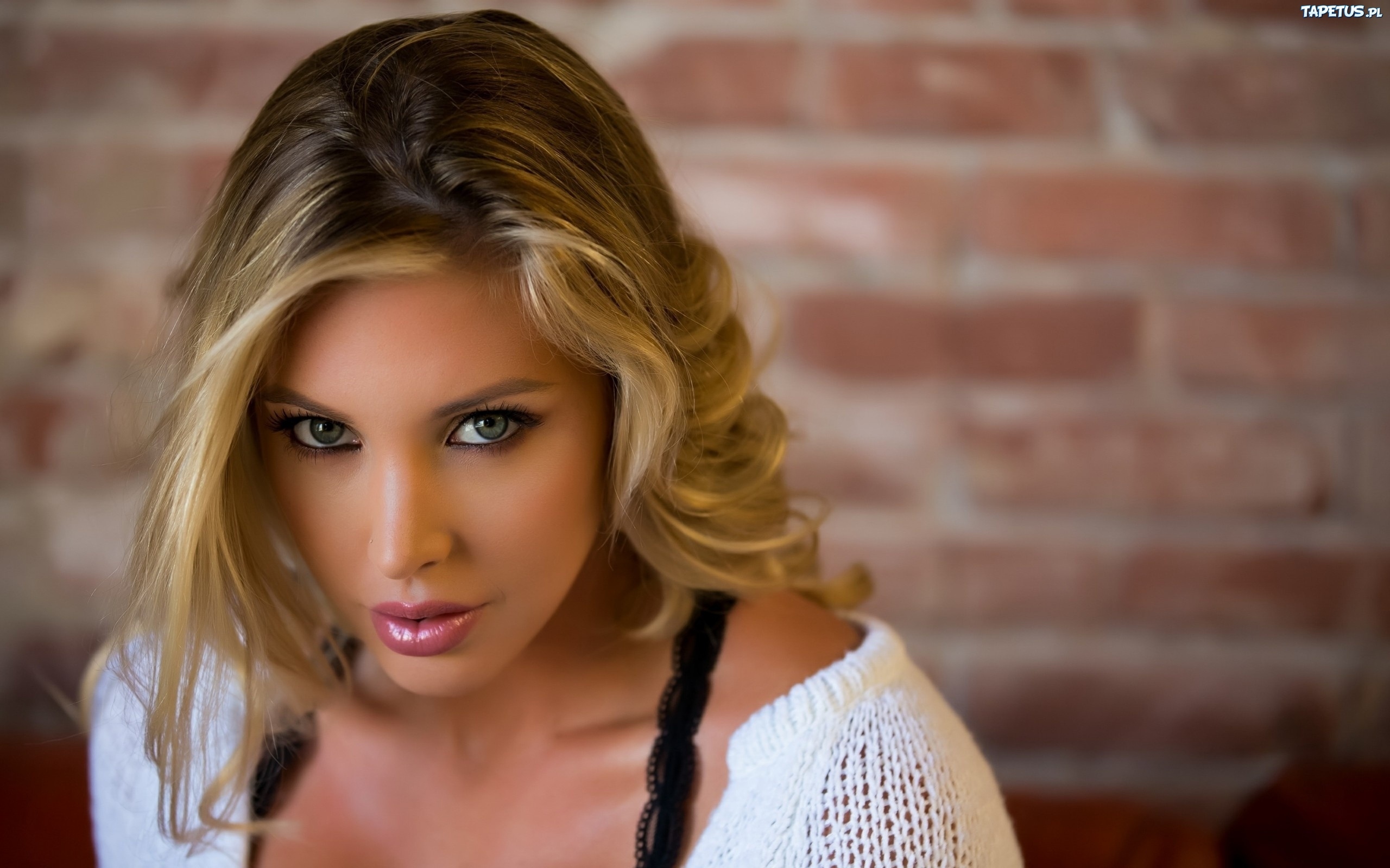 Samantha Saint Wallpapers