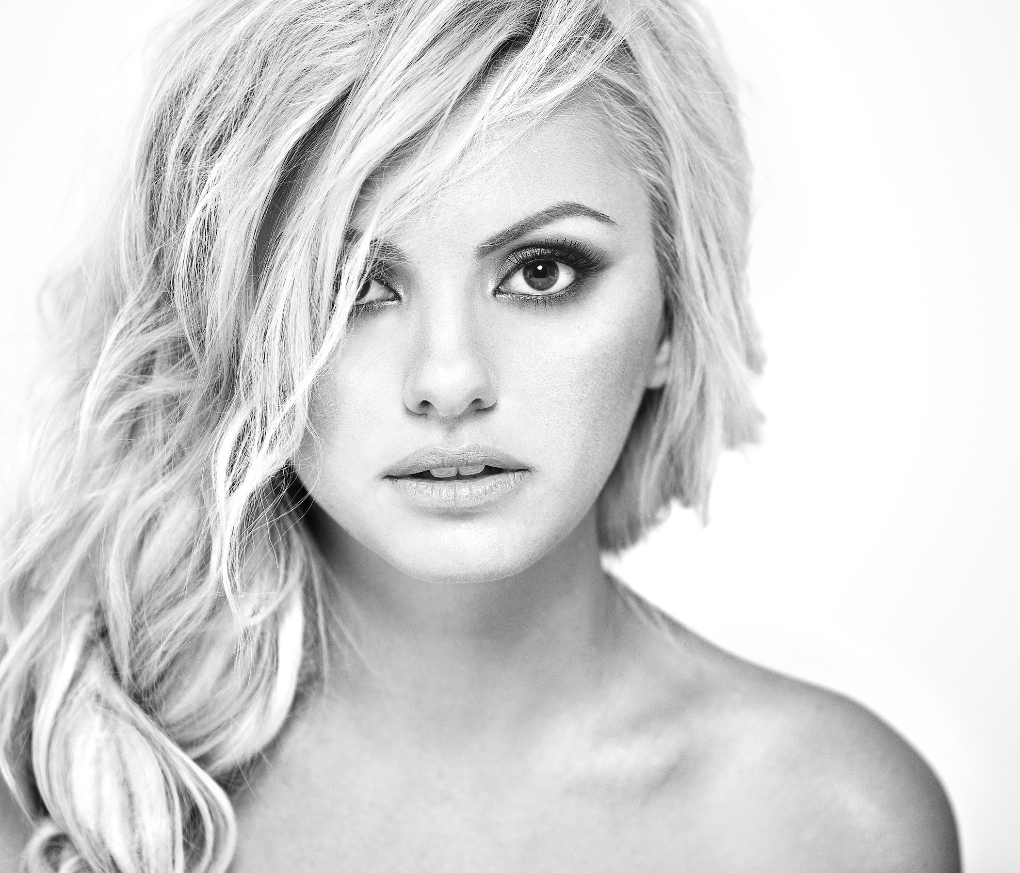 Alexandra Stan Wallpapers Images Photos Pictures Backgrounds
