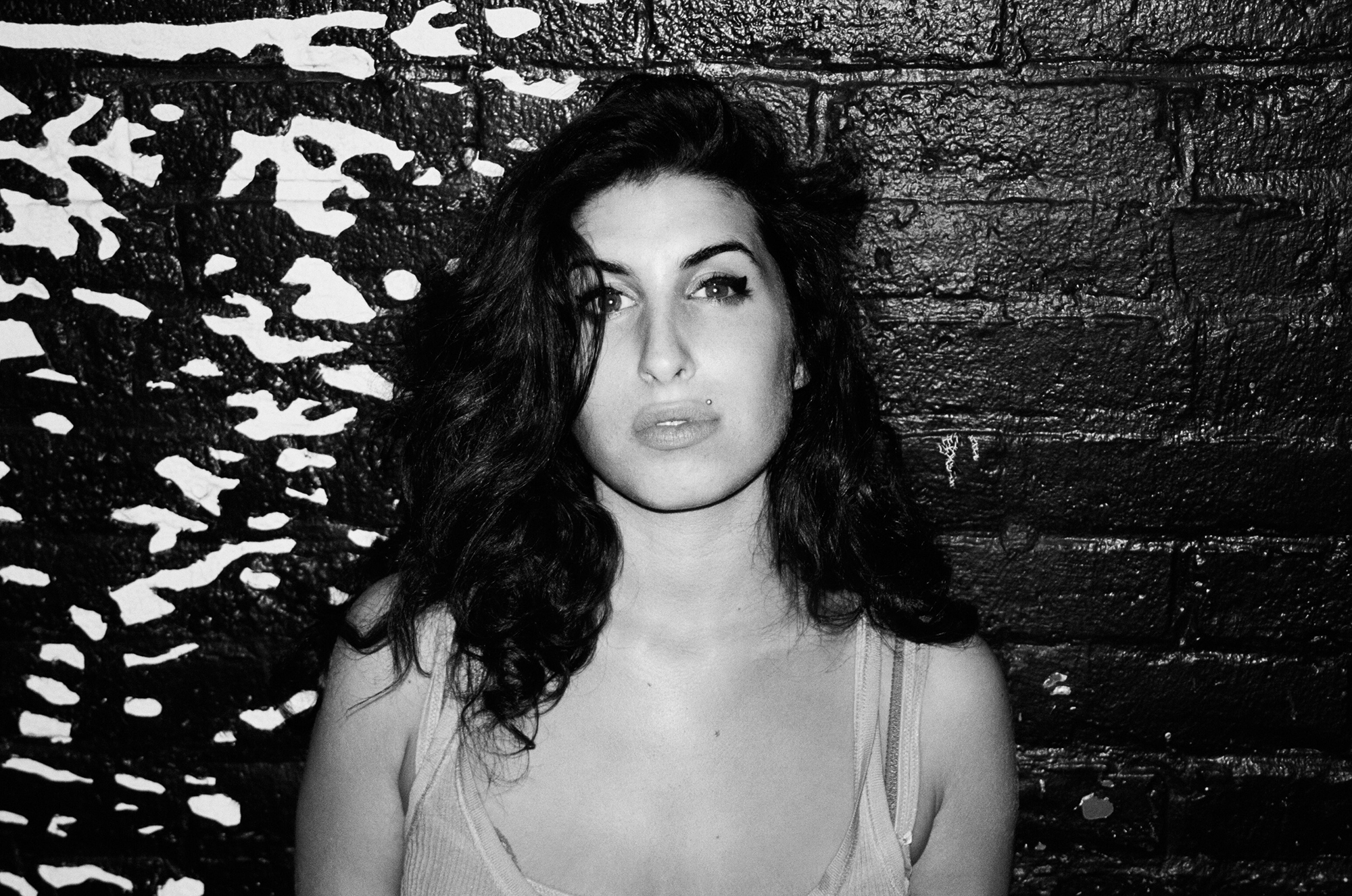 Amy Winehouse Wallpapers Images Photos Pictures Backgrounds