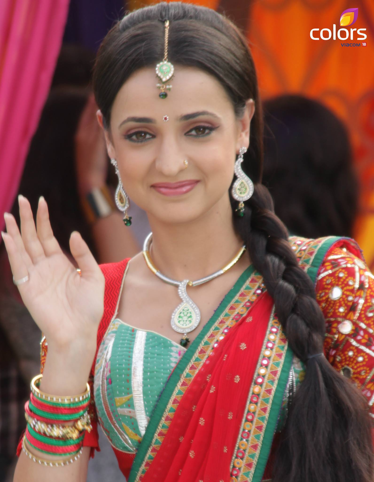 Sanaya Irani Wallpapers Images Photos Pictures Backgrounds