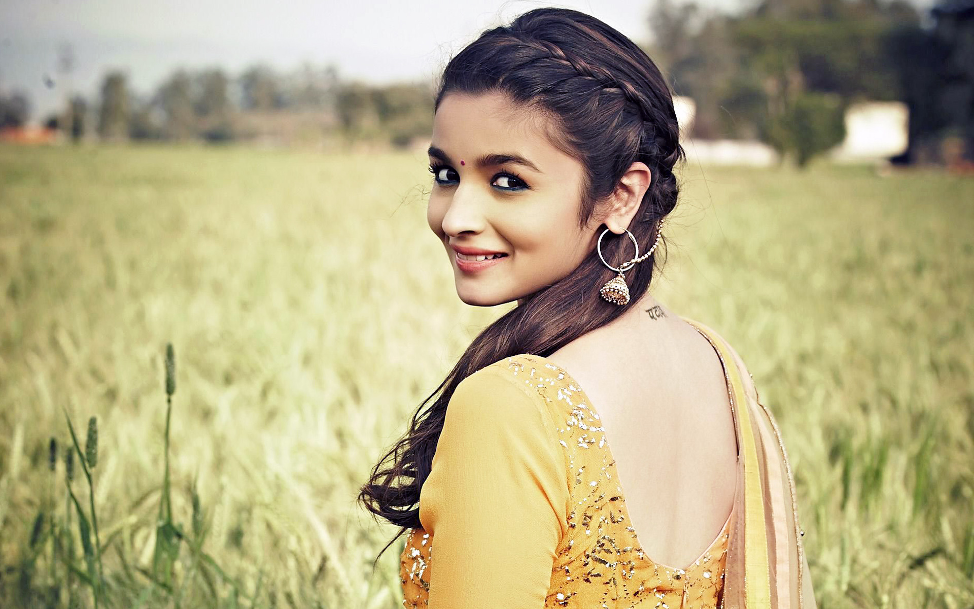 Alia Bhatt Wallpapers Images Photos Pictures Backgrounds