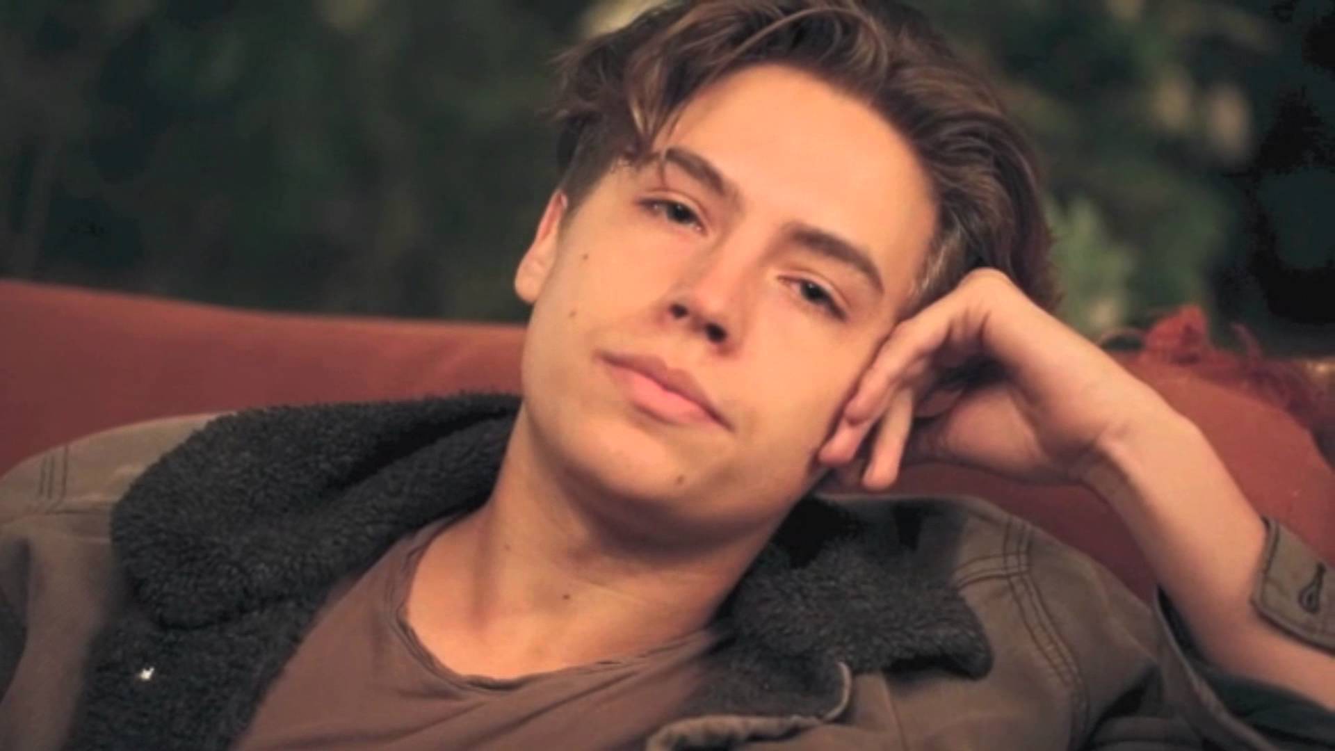 Cole Sprouse Wallpapers Images Photos Pictures Backgrounds