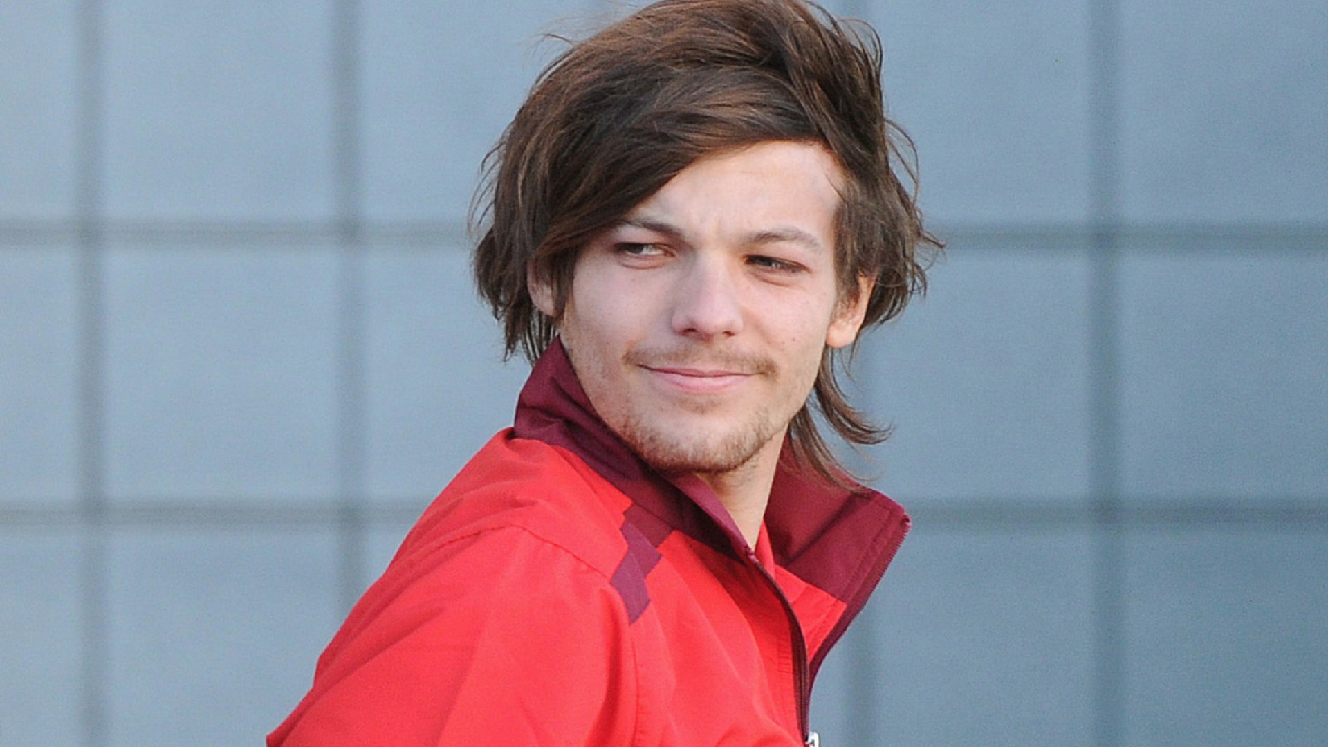 Louis Tomlinson Wallpapers Images Photos Pictures Backgrounds