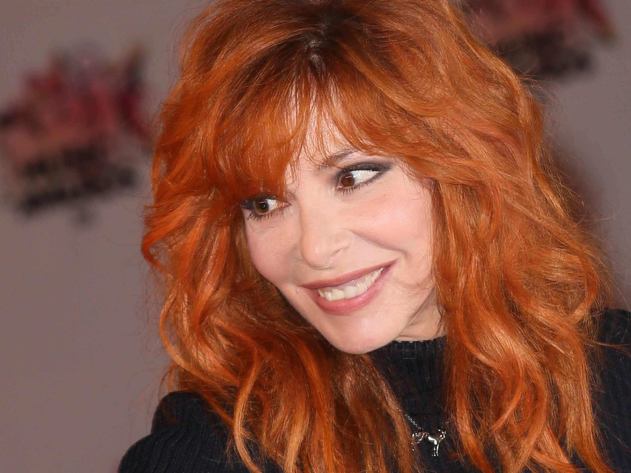 Mylene Farmer Background