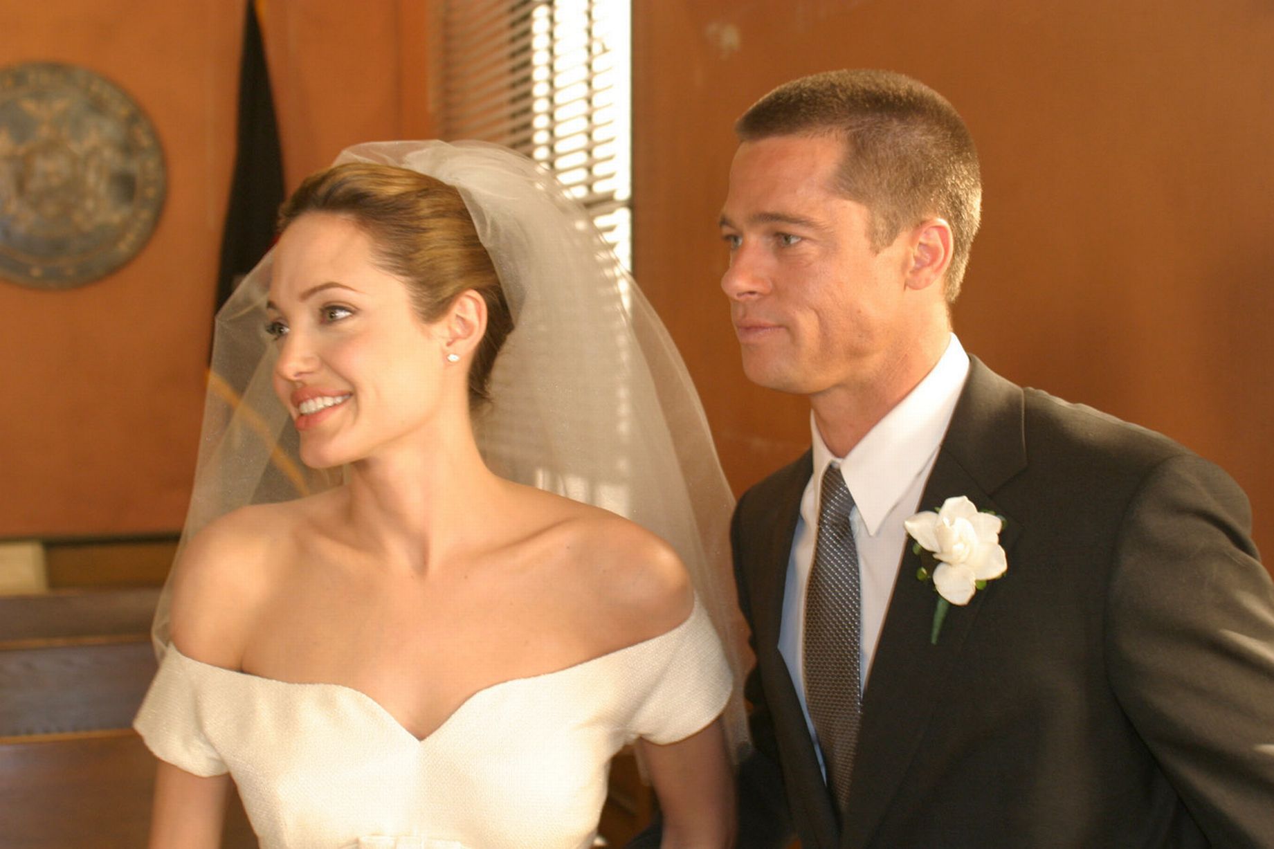Brad Pitt And Angelina Jolie Wedding Pictures