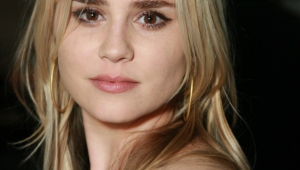 Alison Lohman Android Wallpapers