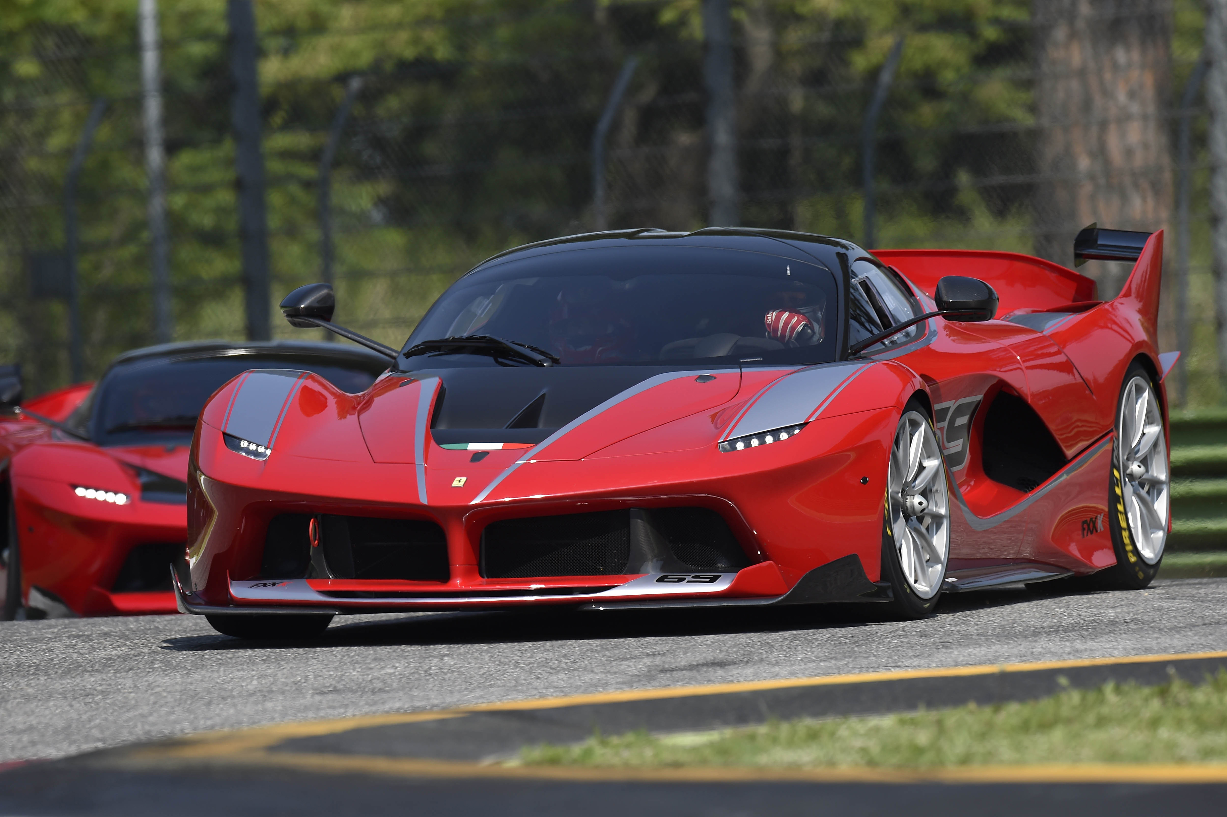 Ferrari Fxx K Wallpapers Images Photos Pictures Backgrounds