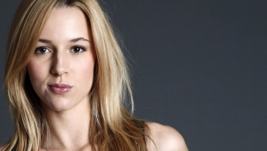 Alona Tal High Definition Wallpapers