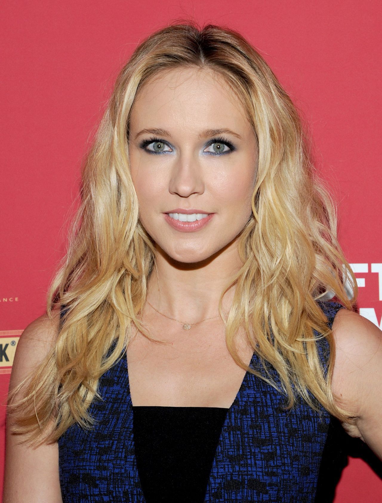 Anna Camp Iphone Images