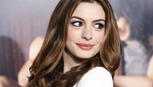 Anne Hathaway Pictures