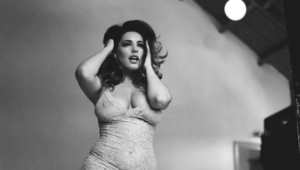 Kelly Brook Pictures
