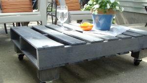 Outdoor Pallet Coffee Table
