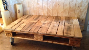 Pallet Coffee Table On Wheels
