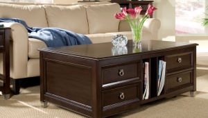 Traditional Coffee Table With Drawers