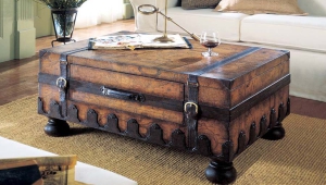 Trunk Coffee Table With Drawer