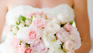 Chic Bridal Bouquet Idea