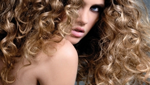 Long Curly Hairstyles1