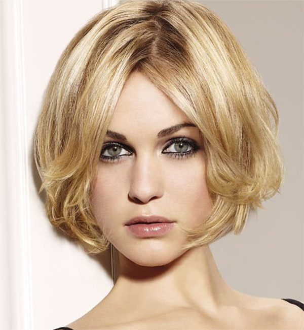 Short Blonde Wavy Hair