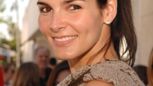 Angie Harmon High Quality Wallpapers For Iphone