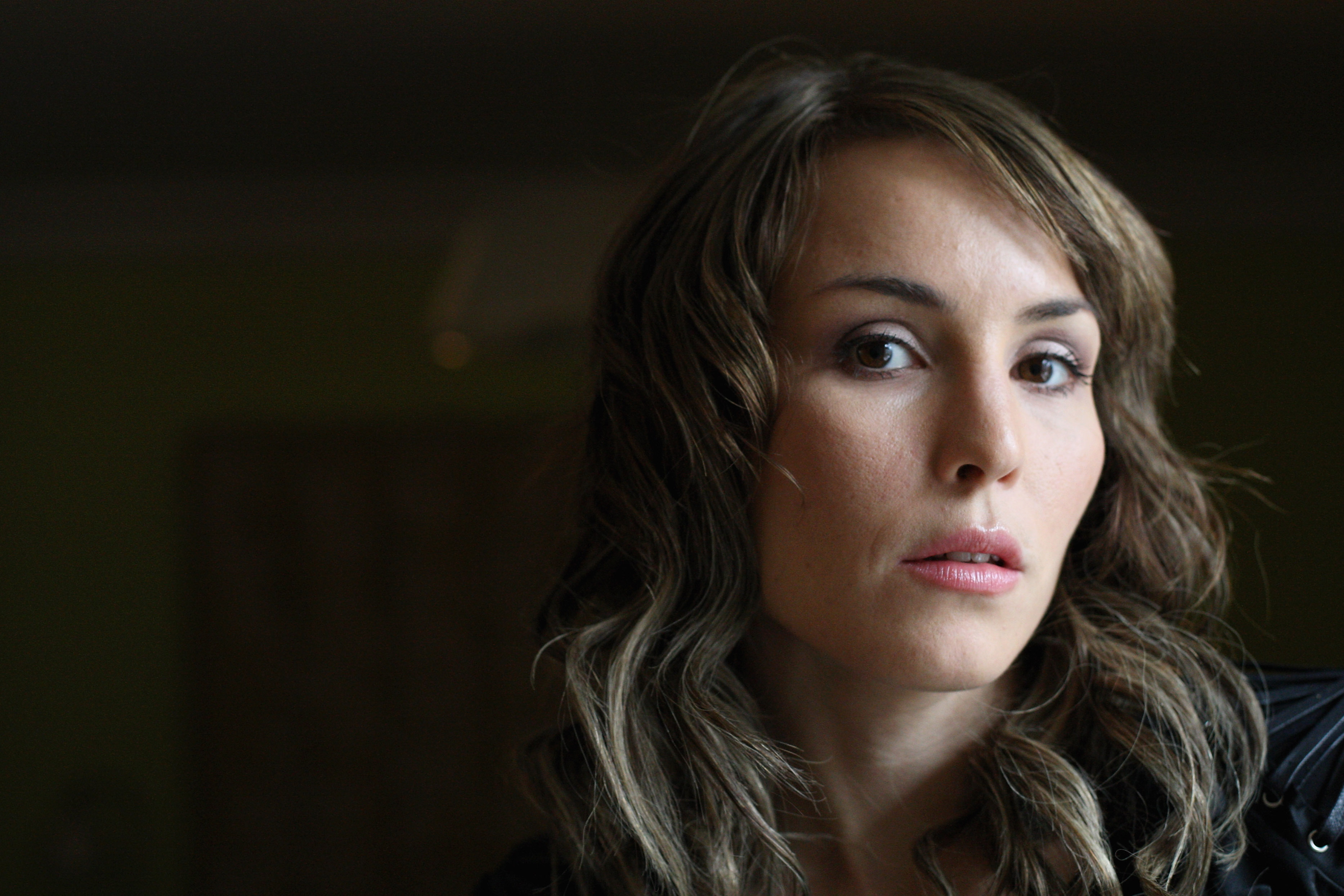 Noomi Rapace Background
