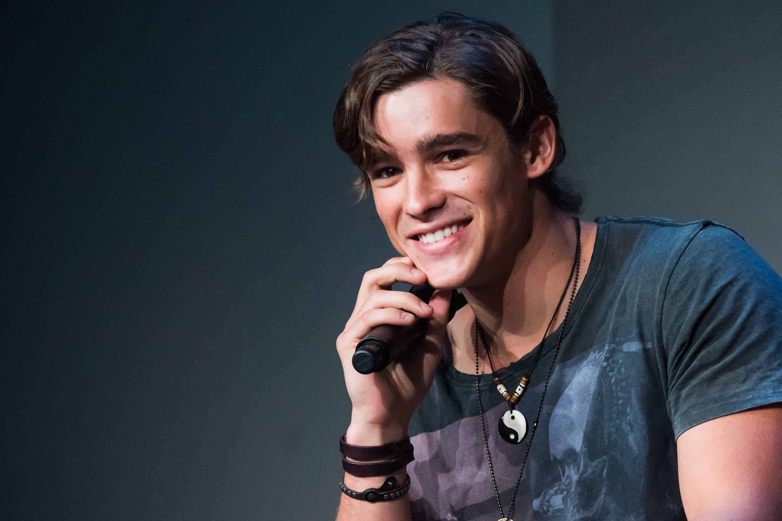 Brenton Thwaites Wallpapers. 