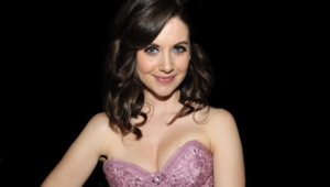 Alison Brie Computer Backgrounds