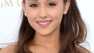 Ariana Grande Android Wallpapers