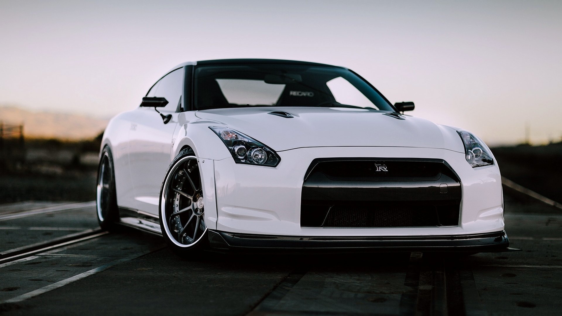 Nissan GT-R Wallpapers Images Photos Pictures Backgrounds