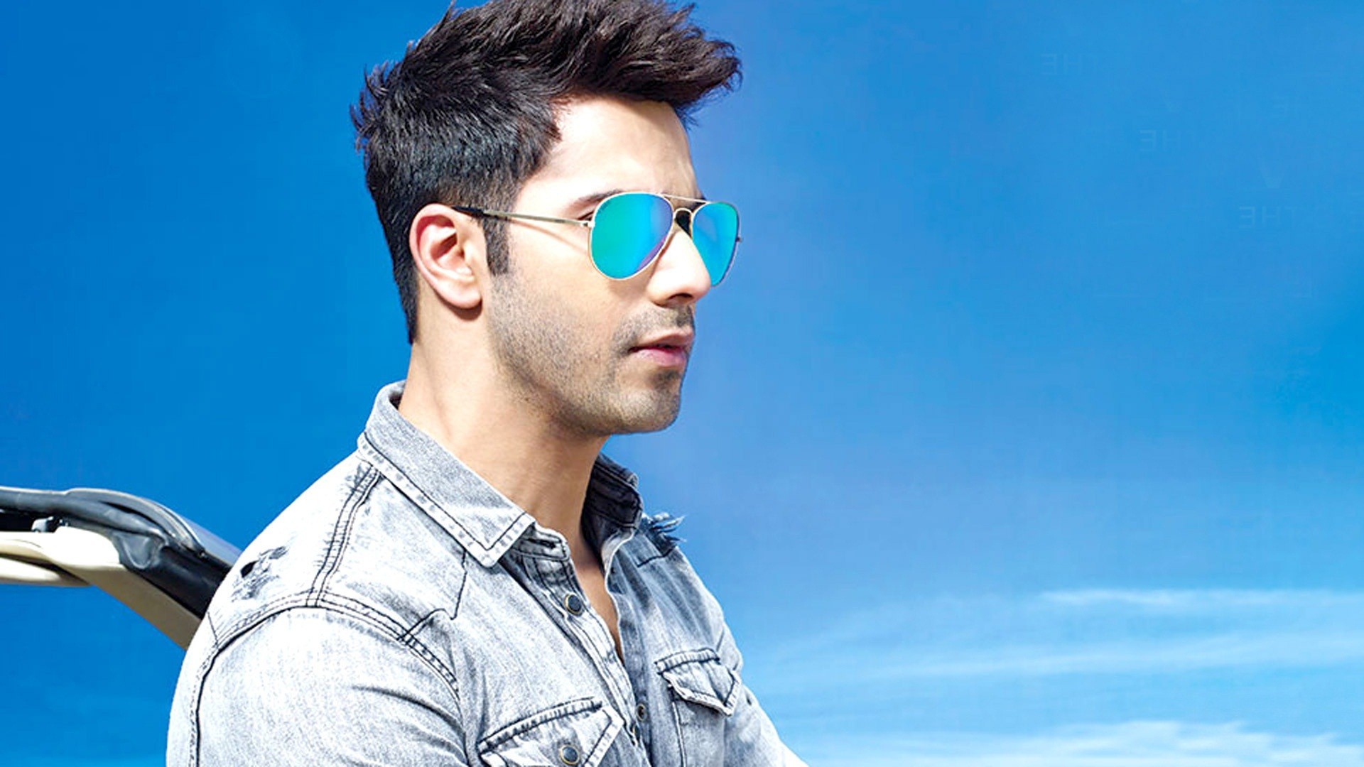 Varun Dhawan Wallpapers Images Photos Pictures Backgrounds