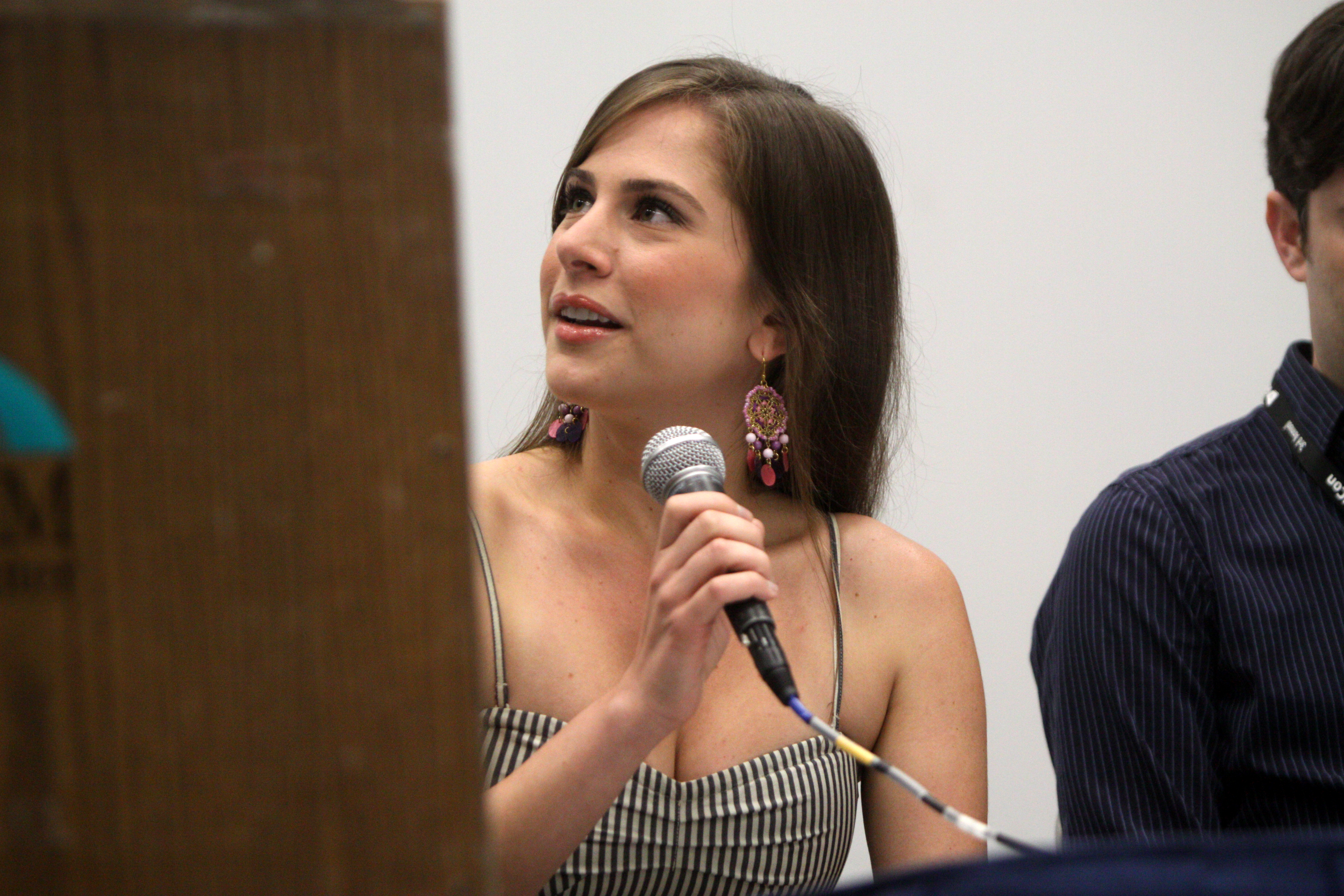Ana kasparian thong