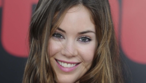 Roxanne Mckee High Quality Wallpapers