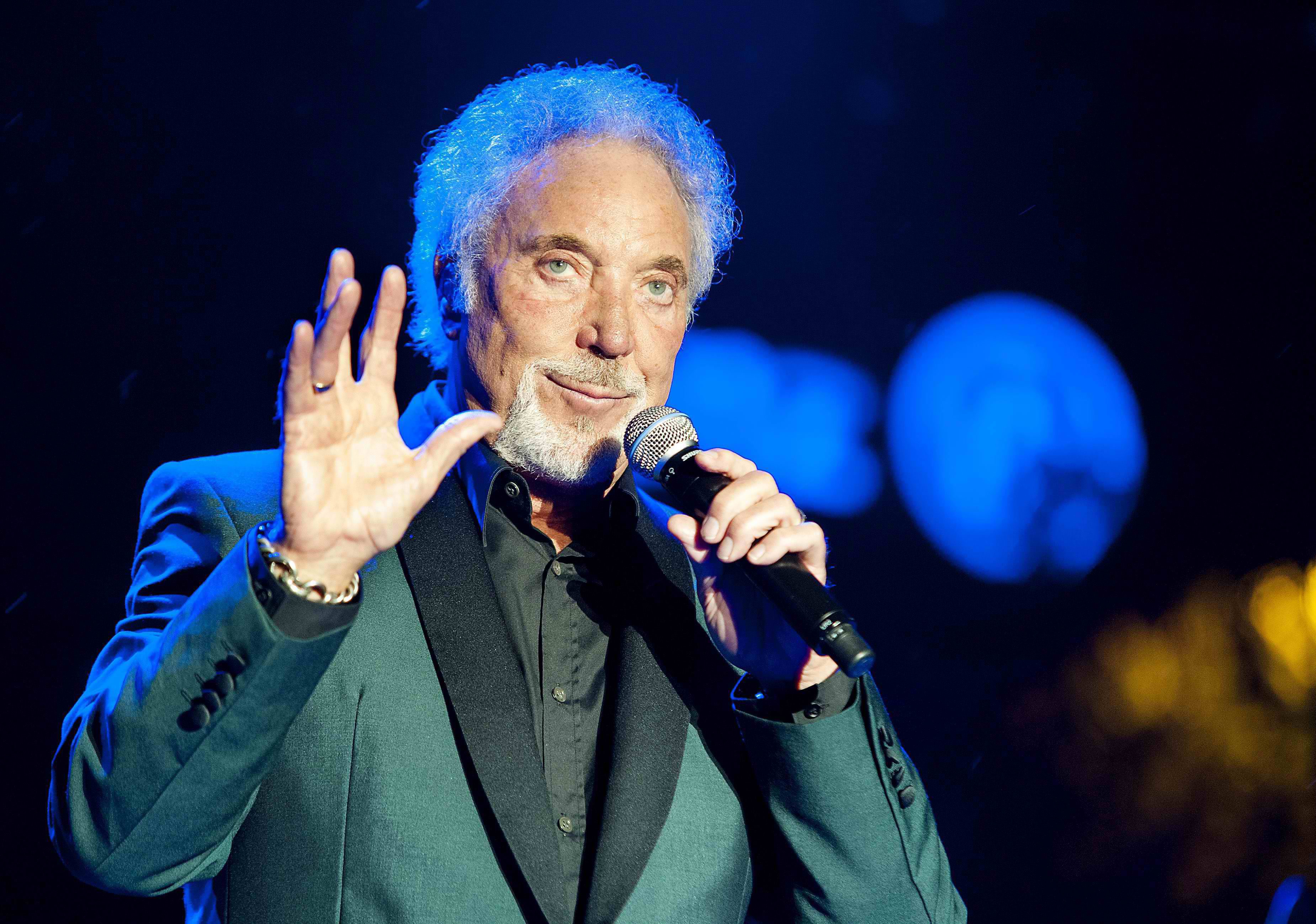 Tom Jones Wallpapers Images Photos Pictures Backgrounds