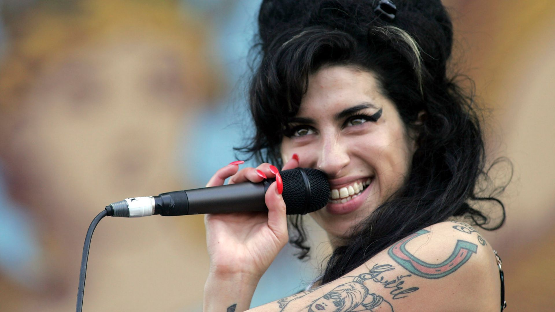 Amy Winehouse Sexy Wallpapers