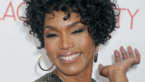 Angela Bassett Desktop