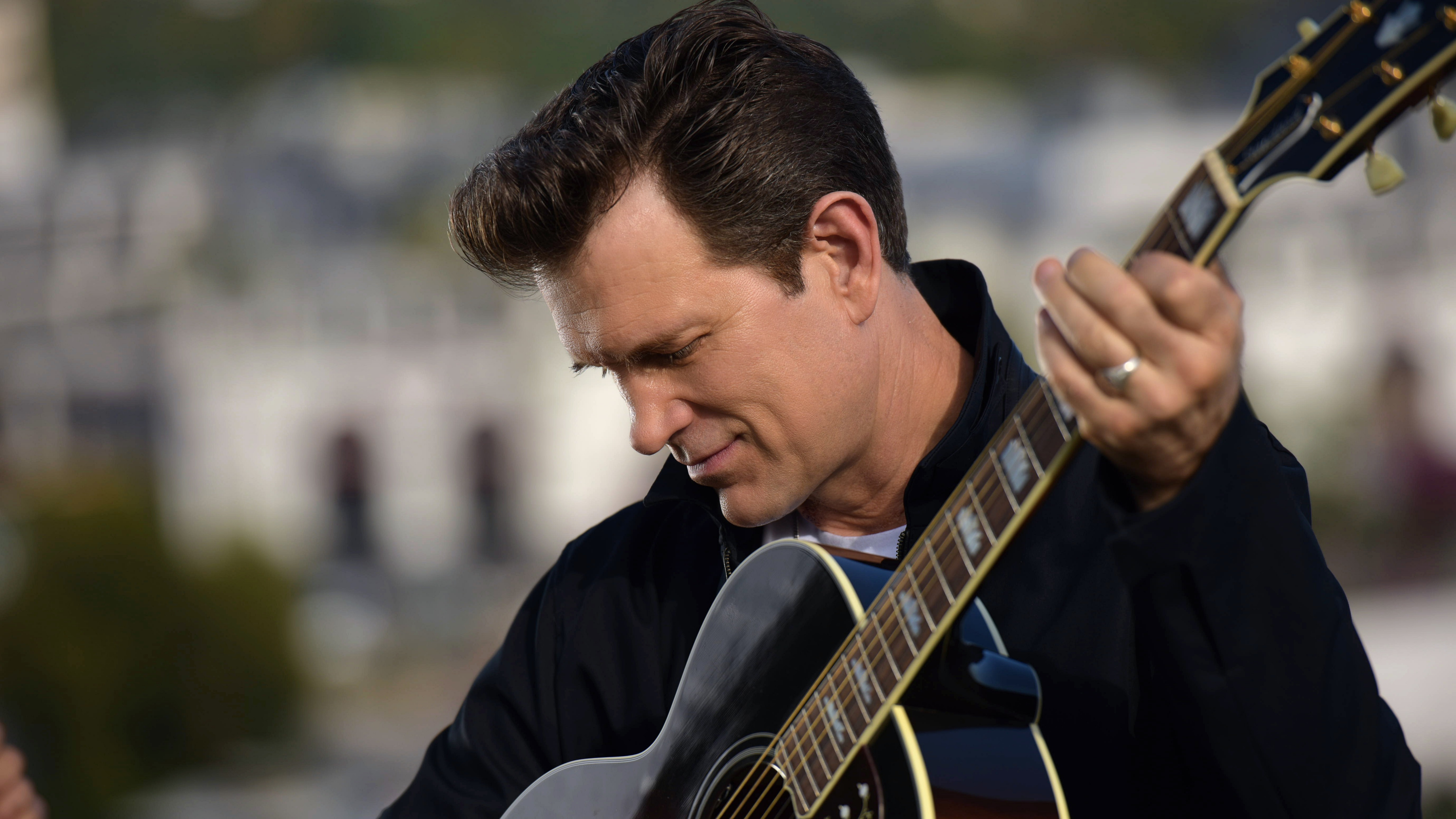 Chris isaak cameron