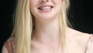 Elle Fanning High Quality Wallpapers For Iphone