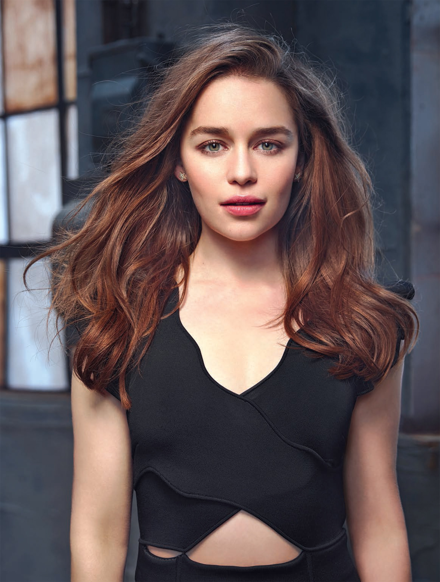 Emilia Clarke Wallpapers Images Photos Pictures Backgrounds